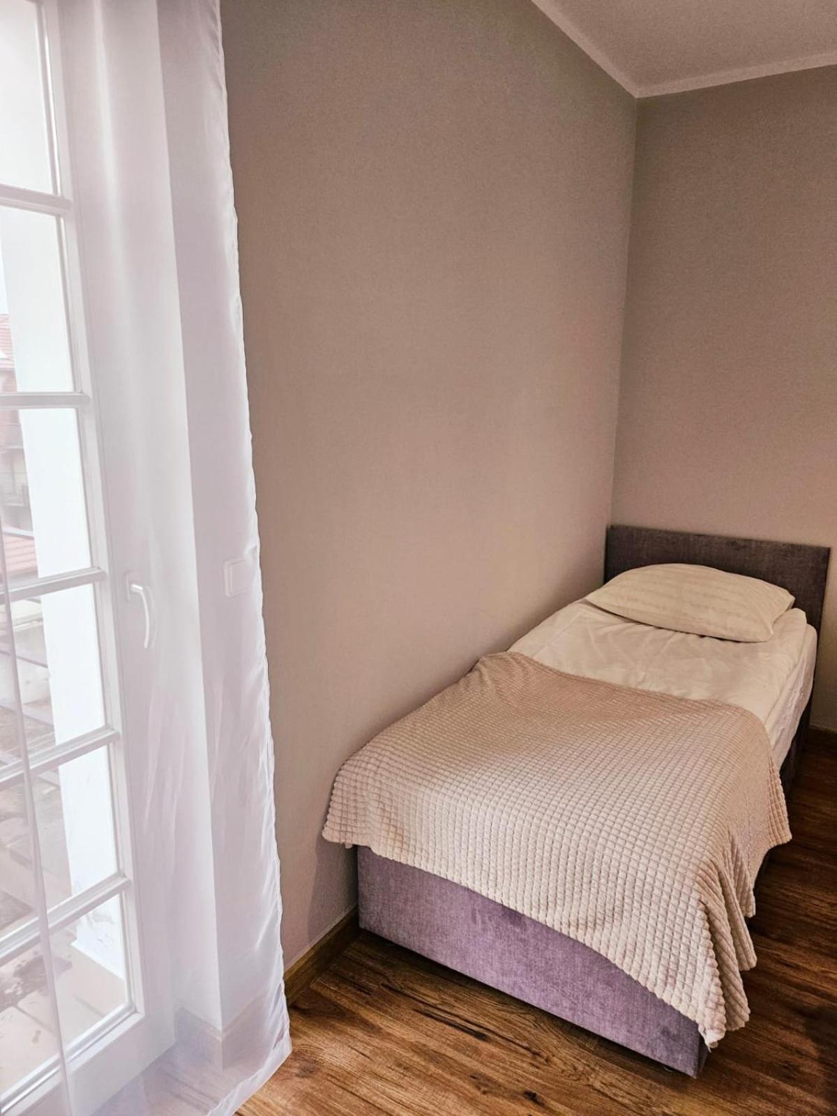 Marel- W Parku- Rydz Zdroj Apartment *